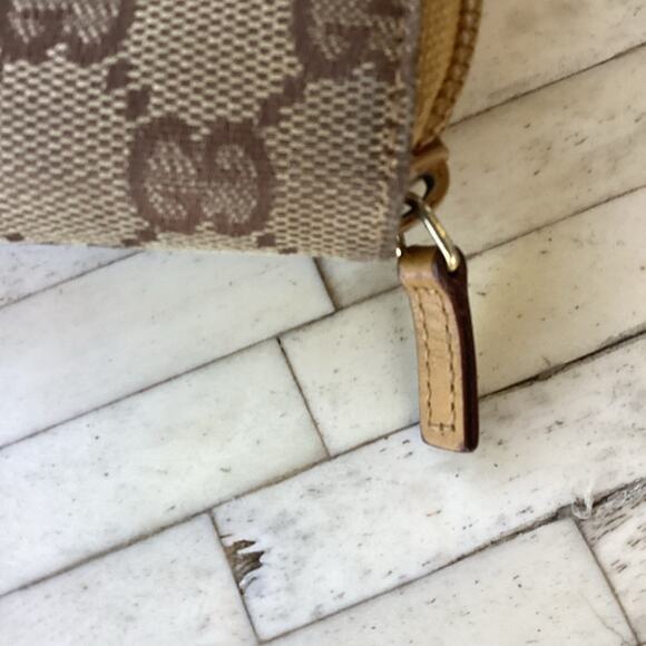 Authentic Gucci Tan Gold Monogram GG Zip Long Wallet Card Holder 2152 - Picture 4 of 10